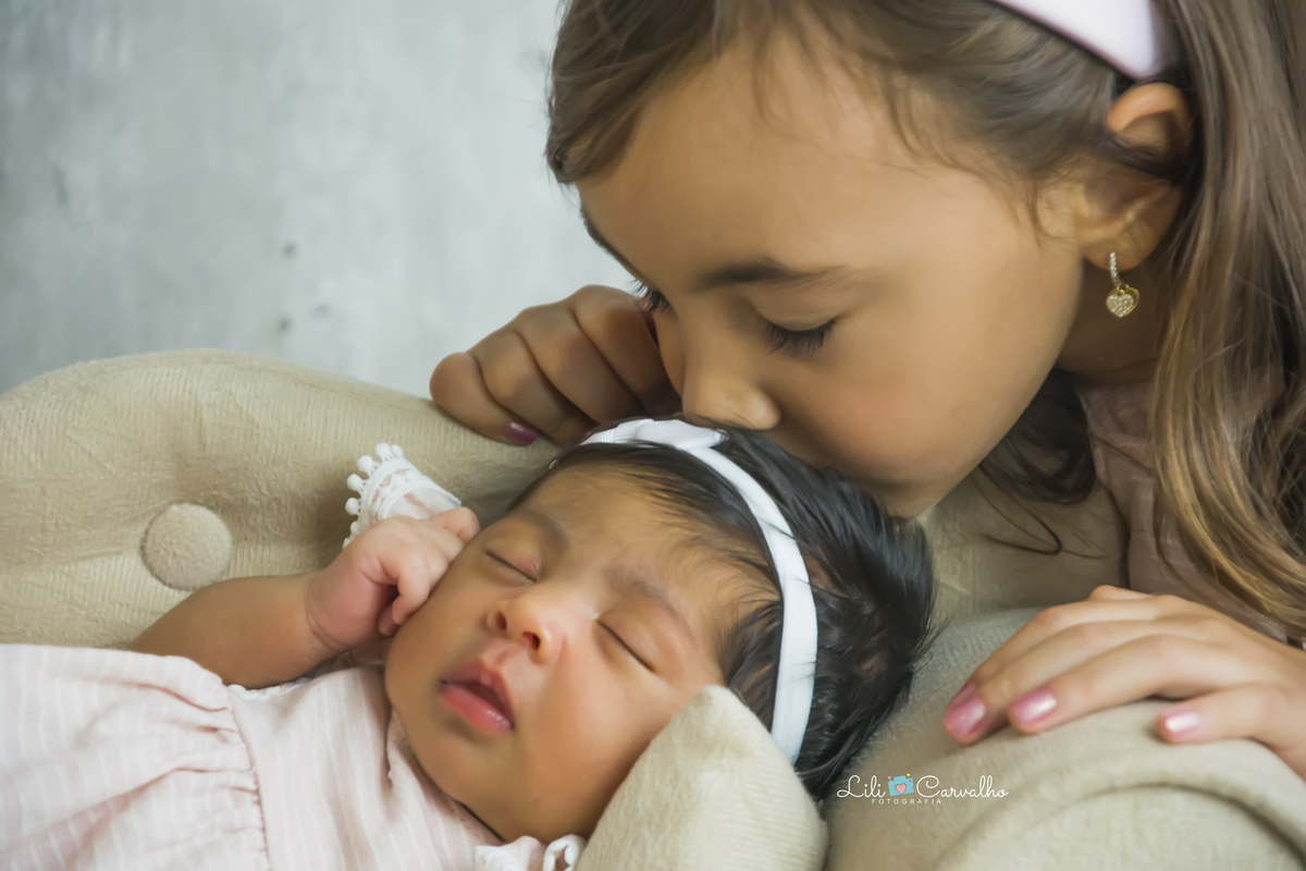 #lilicarvalho #lilifotografia #ensaionewborn #gestante #gravida #especialistaemnewborn #especialistaembebes #melhorfotografa #fotofamilia #recemnascido #sofabebe #sorriso #maringa #melhorfotografademaringa 