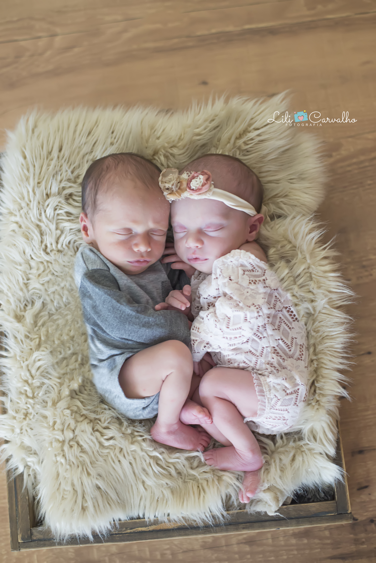 #lilicarvalho #lilifotografia #ensaiodegemeos #fotodupla #fotodedois #casalrecemnascido #melhorfotografademaringa #especialistaembebe #recemnascido #gravida #gestante 