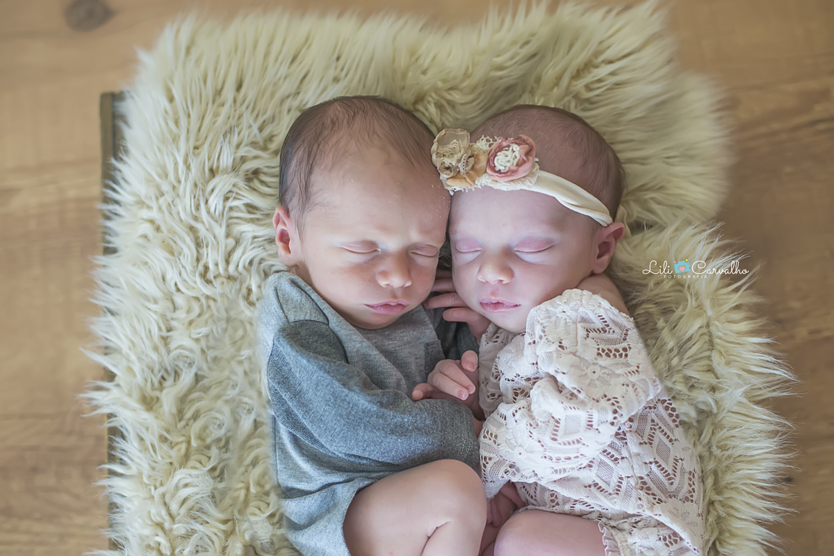 #lilicarvalho #lilifotografia #ensaiodegemeos #fotodupla #fotodedois #casalrecemnascido #melhorfotografademaringa #especialistaembebe #recemnascido #gravida #gestante 