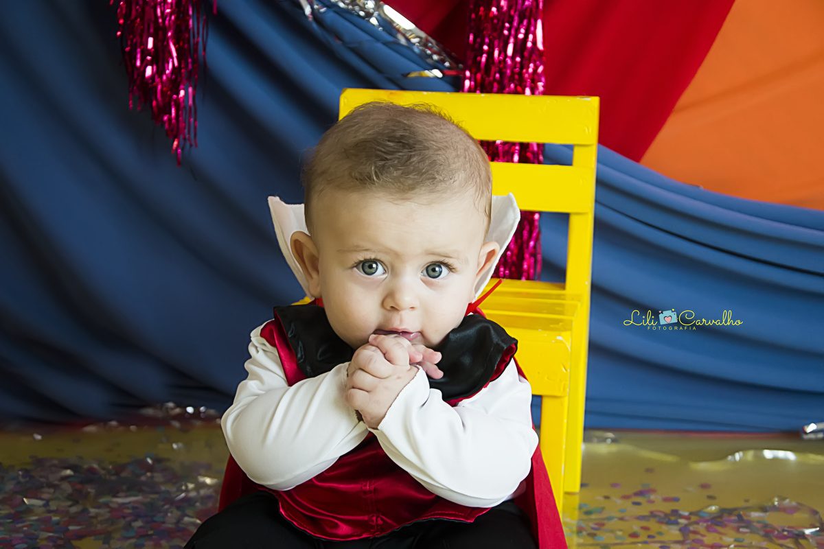 #sessaodecarnaval #fotocarnaval #vampiro #lilicarvalho #lilifotografia #melhorfotografademaringa #especialistaembebes #recemnascido #gravida #gestante 