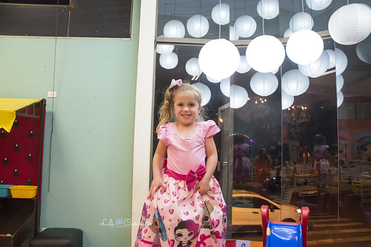#lilicarvalho #lilifotografia #aniversario #parabens #4anos #cenarioencantado #fotoaniversario #newborn #recemnascido #gestante #gravida #melhorfotografademaringa #lol 
