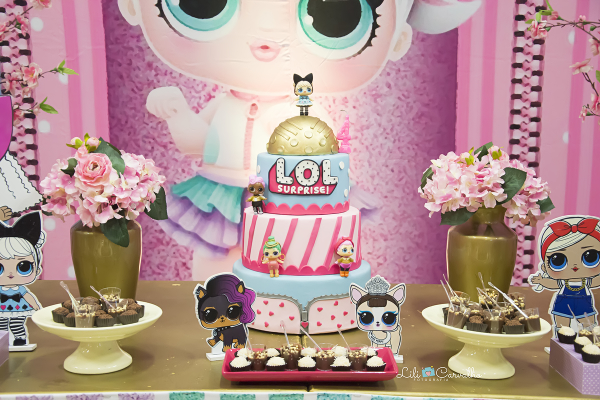 #lilicarvalho #lilifotografia #aniversario #parabens #4anos #cenarioencantado #fotoaniversario #newborn #recemnascido #gestante #gravida #melhorfotografademaringa #lol 