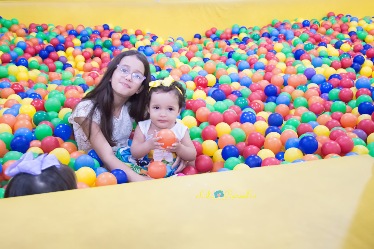 #lilicarvalho #lilifotografia #aniversario #festainfantil #newborn #gestante #gravida #melhorfotografademaringa #festatematica #acompanhamentodebebe #fotografacuidadosa #decoracaolinda #maternidade #mamadeira #parto #chupeta 
