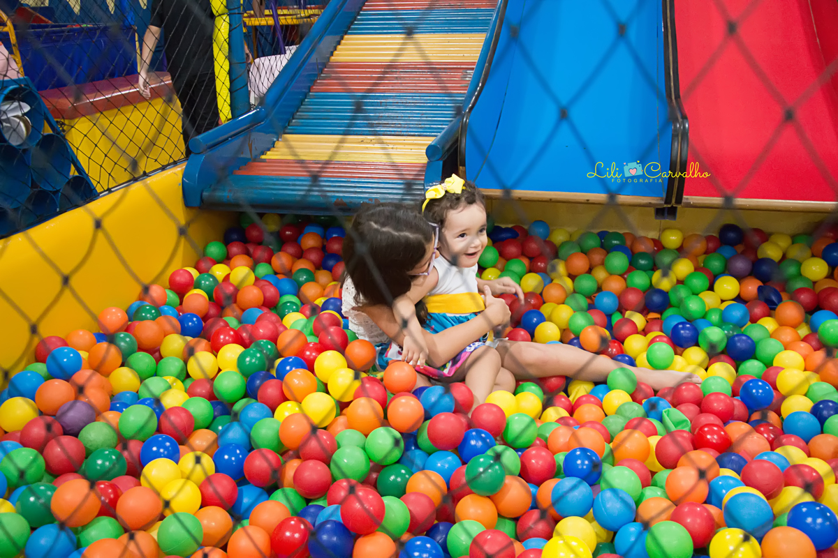 #lilicarvalho #lilifotografia #aniversario #festainfantil #newborn #gestante #gravida #melhorfotografademaringa #festatematica #acompanhamentodebebe #fotografacuidadosa #decoracaolinda #maternidade #mamadeira #parto #chupeta 