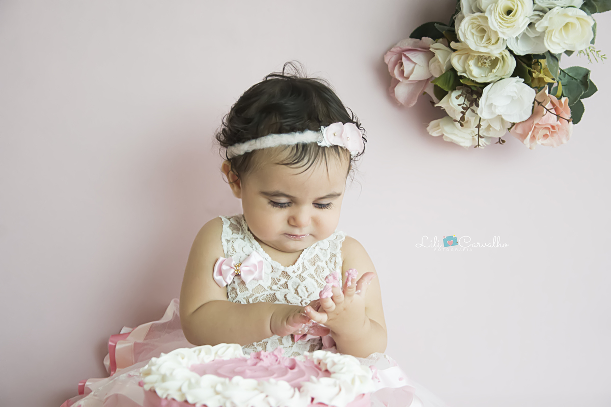 #smashthecake #fotocombolo #fotomenina #fotodelicada #fotocabana #cabanaderenda #rosinha #lilicarvalho #lilifotografia #melhorfotografademaringa #cenariodafotografa #newborn #gestante #gravida #recemnascido #bebe #mamadeira #chupeta #amamentacao 