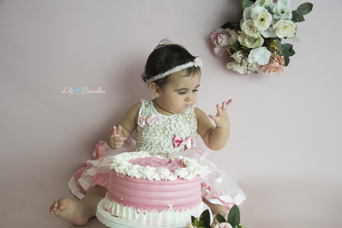 #smashthecake #fotocombolo #fotomenina #fotodelicada #fotocabana #cabanaderenda #rosinha #lilicarvalho #lilifotografia #melhorfotografademaringa #cenariodafotografa #newborn #gestante #gravida #recemnascido #bebe #mamadeira #chupeta #amamentacao 