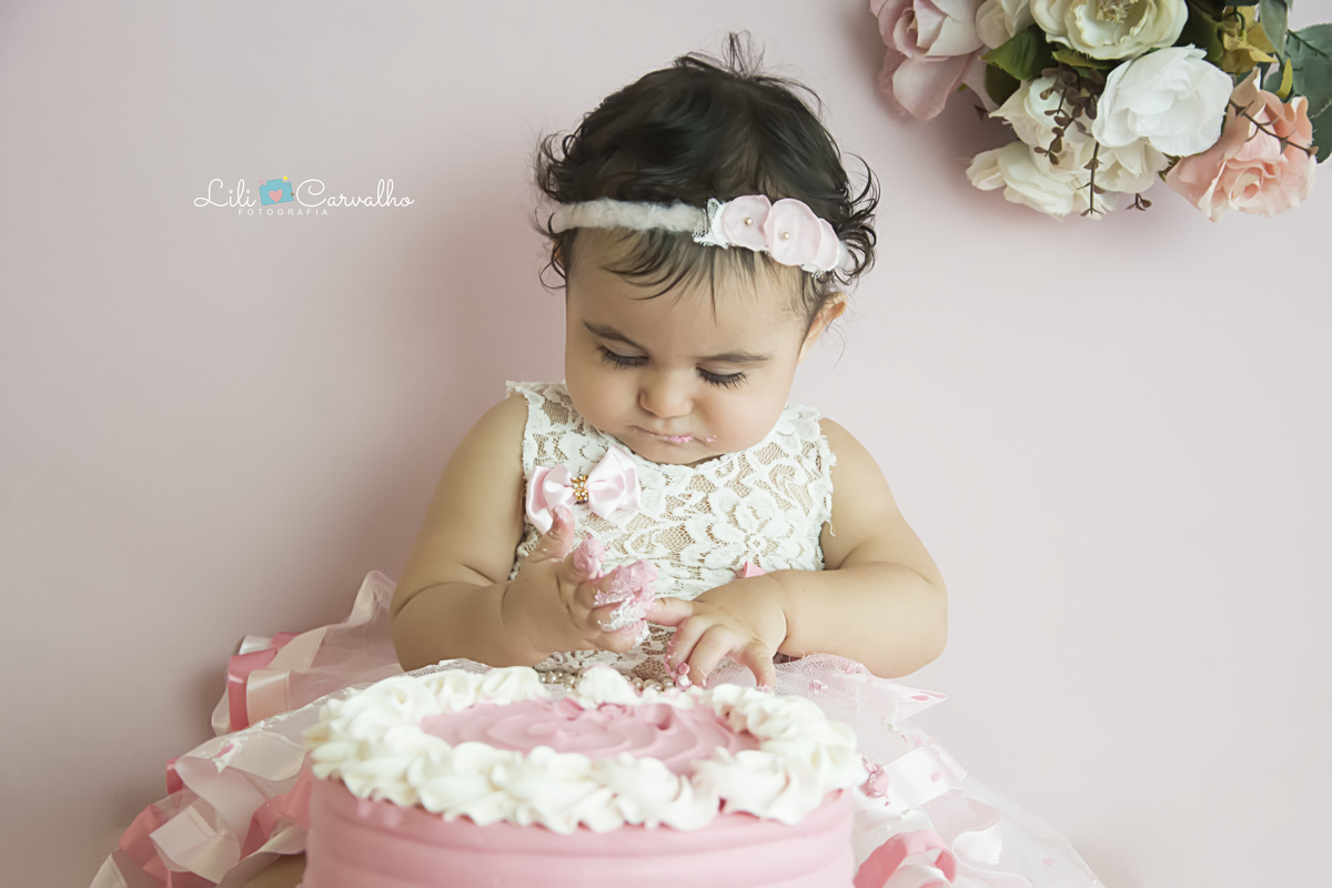 #smashthecake #fotocombolo #fotomenina #fotodelicada #fotocabana #cabanaderenda #rosinha #lilicarvalho #lilifotografia #melhorfotografademaringa #cenariodafotografa #newborn #gestante #gravida #recemnascido #bebe #mamadeira #chupeta #amamentacao 