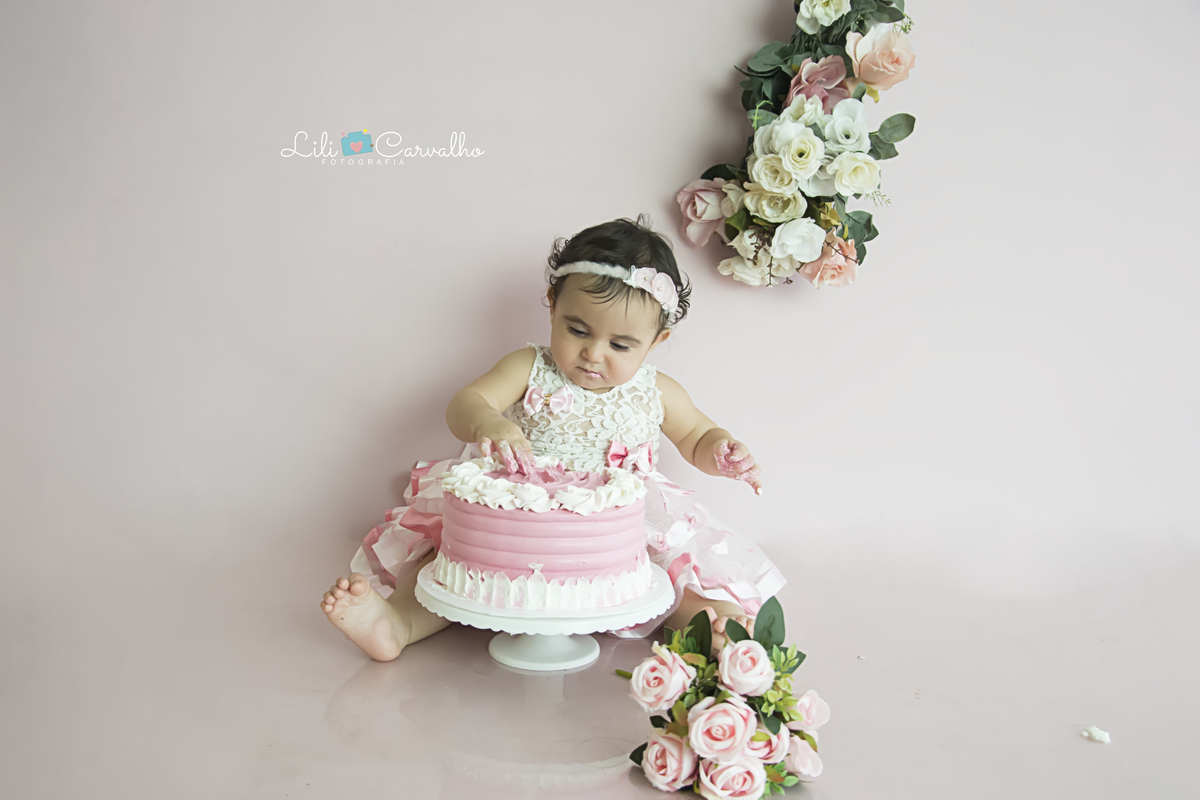 #smashthecake #fotocombolo #fotomenina #fotodelicada #fotocabana #cabanaderenda #rosinha #lilicarvalho #lilifotografia #melhorfotografademaringa #cenariodafotografa #newborn #gestante #gravida #recemnascido #bebe #mamadeira #chupeta #amamentacao 