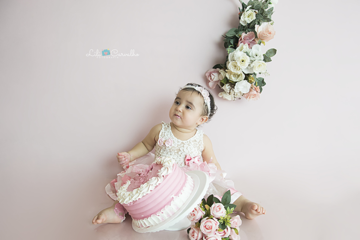 #smashthecake #fotocombolo #fotomenina #fotodelicada #fotocabana #cabanaderenda #rosinha #lilicarvalho #lilifotografia #melhorfotografademaringa #cenariodafotografa #newborn #gestante #gravida #recemnascido #bebe #mamadeira #chupeta #amamentacao 