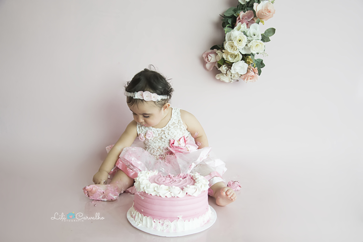 #smashthecake #fotocombolo #fotomenina #fotodelicada #fotocabana #cabanaderenda #rosinha #lilicarvalho #lilifotografia #melhorfotografademaringa #cenariodafotografa #newborn #gestante #gravida #recemnascido #bebe #mamadeira #chupeta #amamentacao 