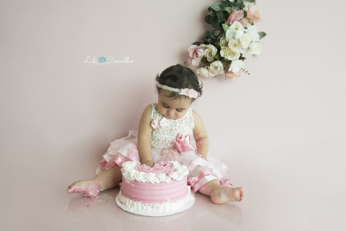 #smashthecake #fotocombolo #fotomenina #fotodelicada #fotocabana #cabanaderenda #rosinha #lilicarvalho #lilifotografia #melhorfotografademaringa #cenariodafotografa #newborn #gestante #gravida #recemnascido #bebe #mamadeira #chupeta #amamentacao 