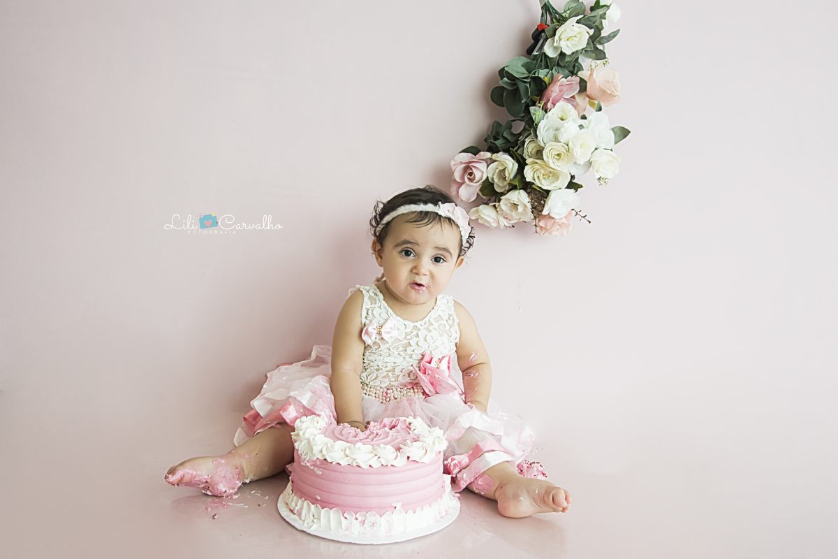 #smashthecake #fotocombolo #fotomenina #fotodelicada #fotocabana #cabanaderenda #rosinha #lilicarvalho #lilifotografia #melhorfotografademaringa #cenariodafotografa #newborn #gestante #gravida #recemnascido #bebe #mamadeira #chupeta #amamentacao 