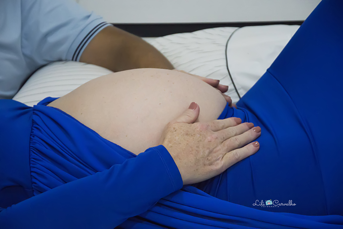 #gestant #gravida #fotosgestante #lilicarvalho #lilifotografia #newborn #smash #recemnascido #acompanhamentodebebe #melhorfotografademaringa #lifestyle #ensaionacasa 