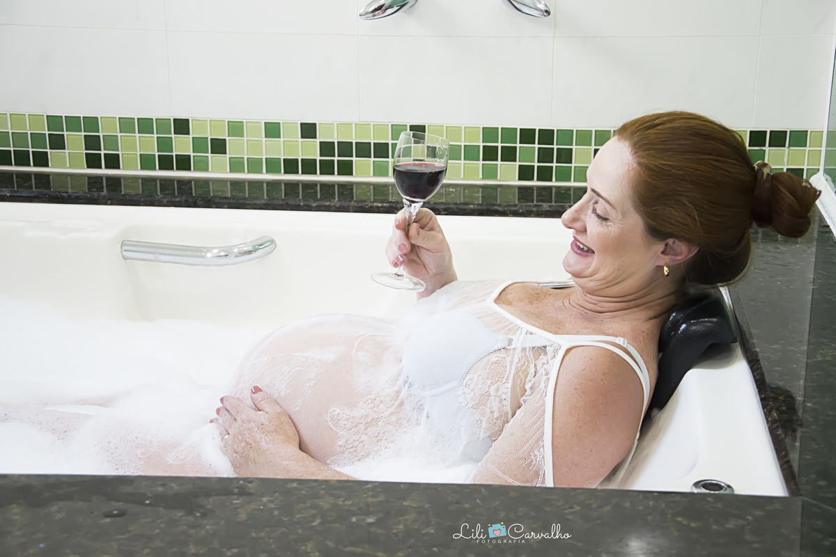 #gestant #gravida #fotosgestante #lilicarvalho #lilifotografia #newborn #smash #recemnascido #acompanhamentodebebe #melhorfotografademaringa #lifestyle #ensaionacasa 