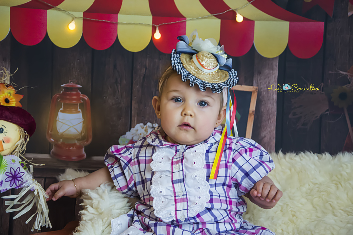 #lilicarvalho #lilifotografia #ensaiojunino #festajunina #acompanhamentomensalbebe #bebe #newborn #gestante #mesversario #melhorfotografademaringa