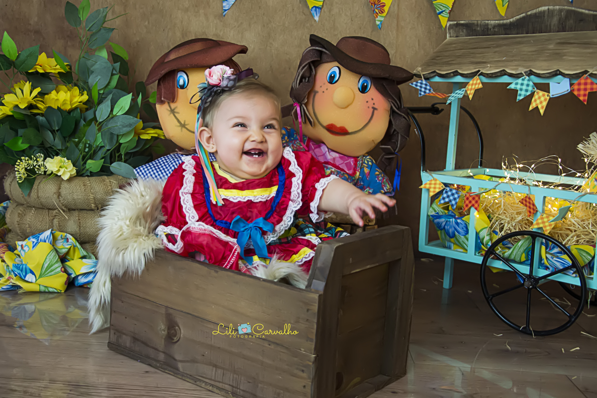 #lilicarvalho #lilifotografia #ensaiojunino #festajunina #acompanhamentomensalbebe #bebe #newborn #gestante #mesversario #melhorfotografademaringa