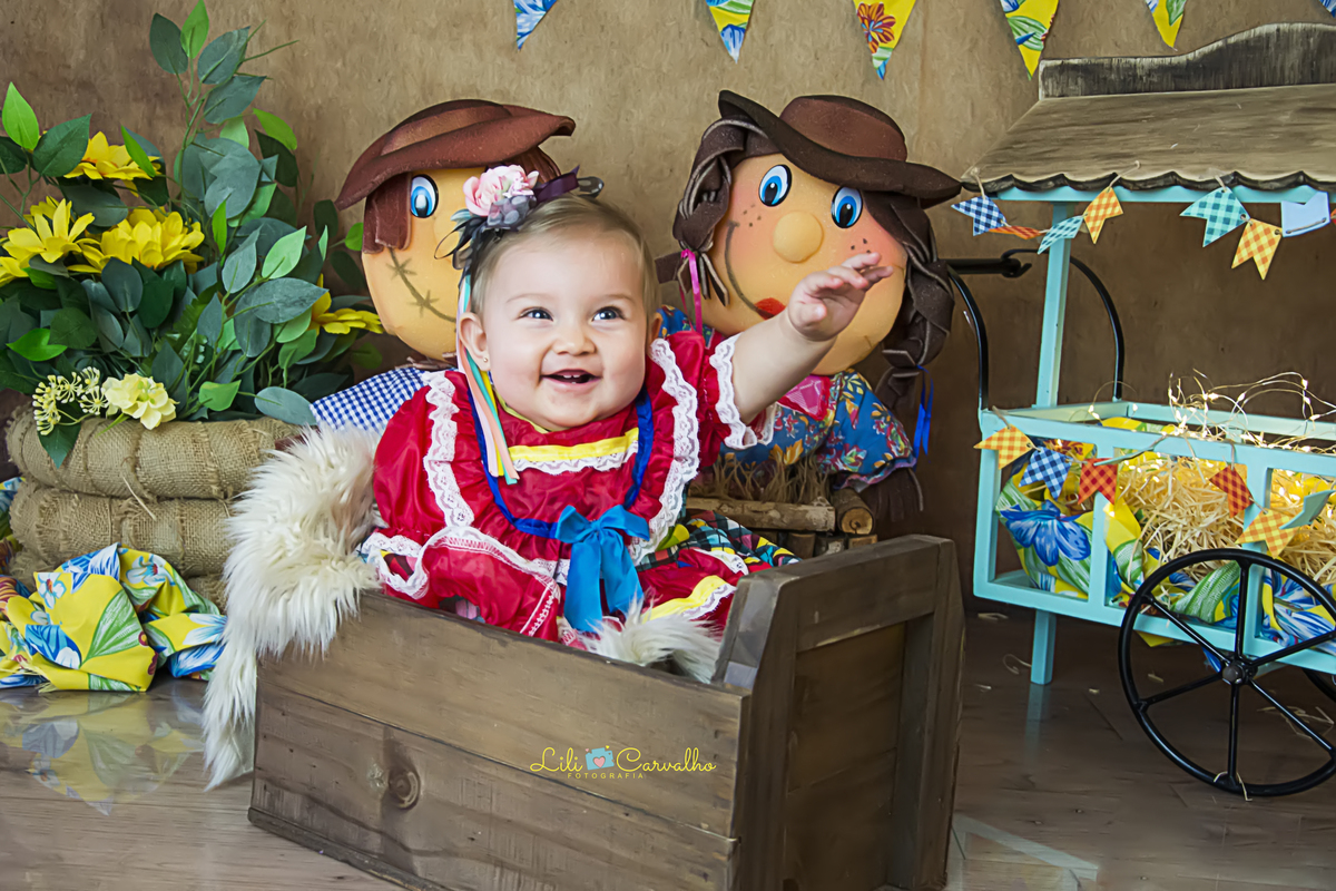 #lilicarvalho #lilifotografia #ensaiojunino #festajunina #acompanhamentomensalbebe #bebe #newborn #gestante #mesversario #melhorfotografademaringa