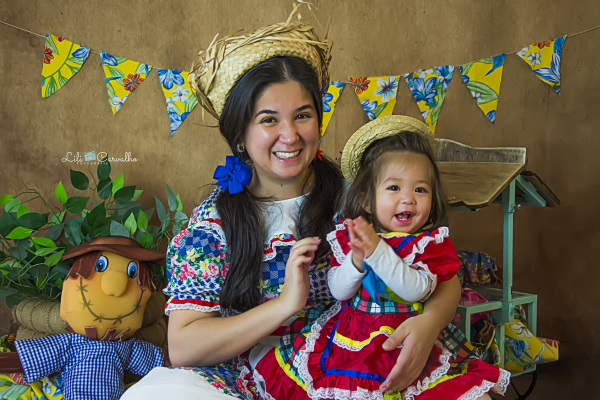 #lilicarvalho #lilifotografia #acompanhamentoinfantil #festajunina #ensaiojunino 