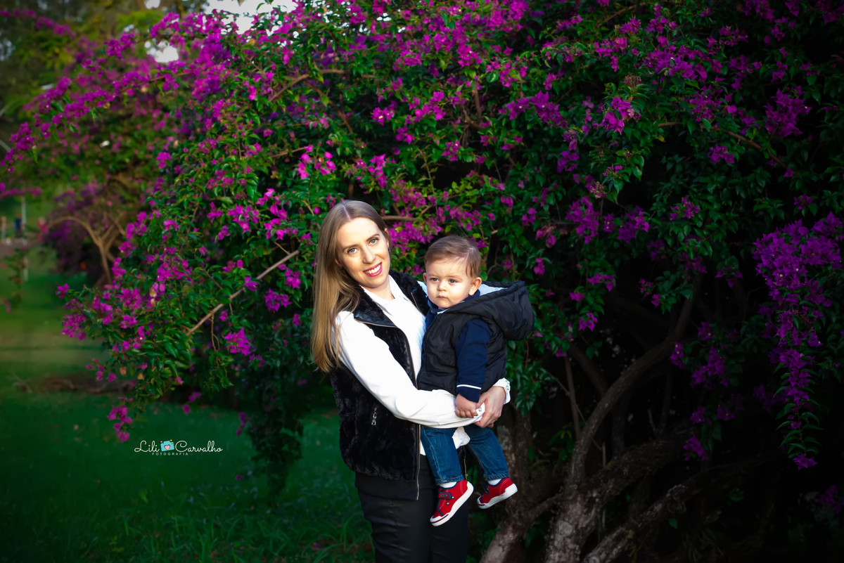 #acompanhamentomensal #lilicarvalho #lilifotografia #grevilhas #diadasmaes 3melhorfotografademaringa #fotodemenino