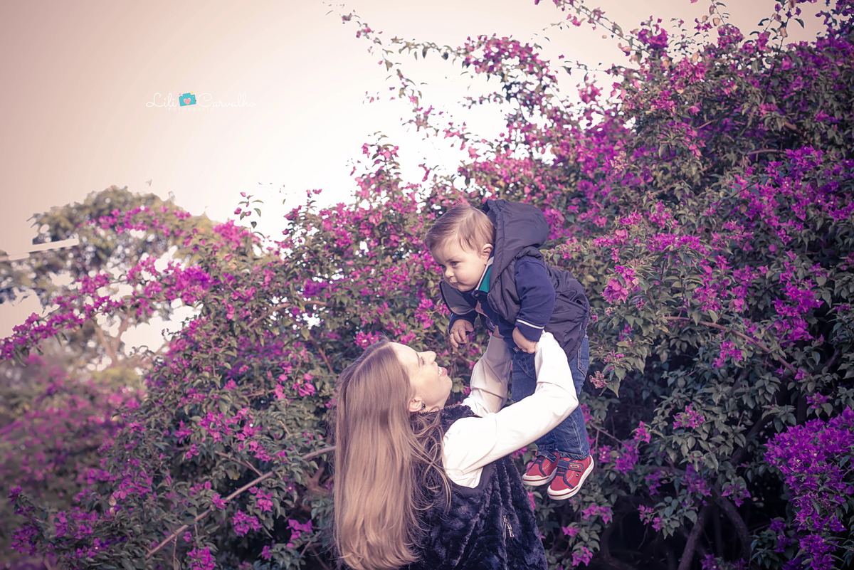 #acompanhamentomensal #lilicarvalho #lilifotografia #grevilhas #diadasmaes 3melhorfotografademaringa #fotodemenino