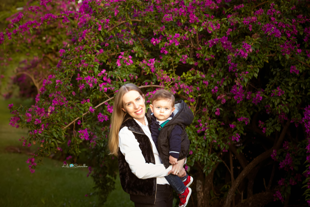 #acompanhamentomensal #lilicarvalho #lilifotografia #grevilhas #diadasmaes 3melhorfotografademaringa #fotodemenino