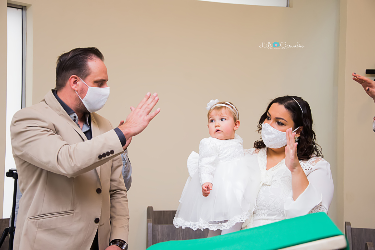 #lilicarvalho #batizado #lilifotografia #elena #igreja #smash #newborn #acompanhamentoinfantil #melhorfotografademaringa #fotobatizado 