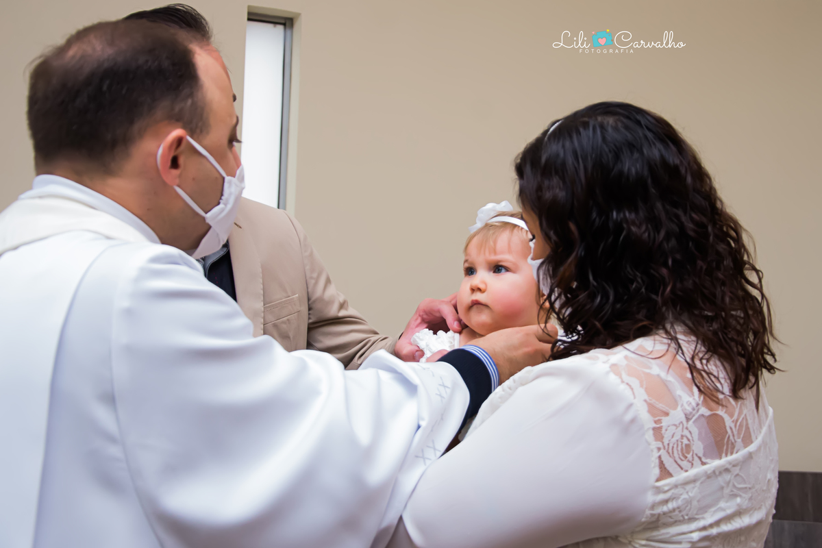 #lilicarvalho #batizado #lilifotografia #elena #igreja #smash #newborn #acompanhamentoinfantil #melhorfotografademaringa #fotobatizado 
