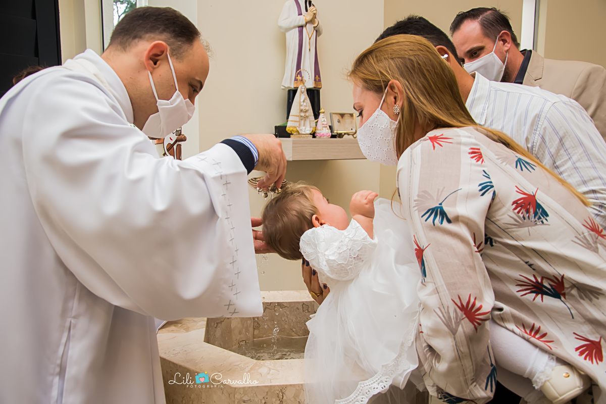 #lilicarvalho #batizado #lilifotografia #elena #igreja #smash #newborn #acompanhamentoinfantil #melhorfotografademaringa #fotobatizado 