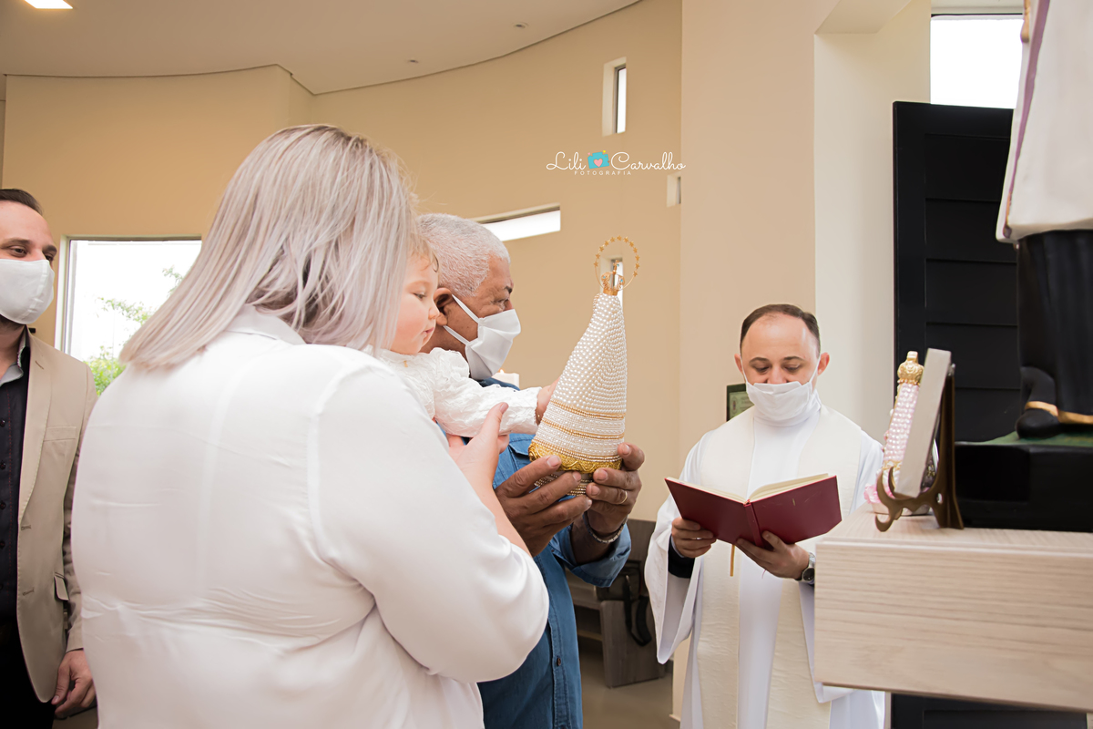 #lilicarvalho #batizado #lilifotografia #elena #igreja #smash #newborn #acompanhamentoinfantil #melhorfotografademaringa #fotobatizado 