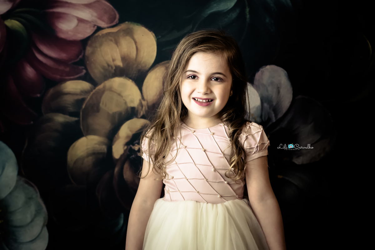 fotografia infantil realizada no estudio em Maringá sorrisinho 