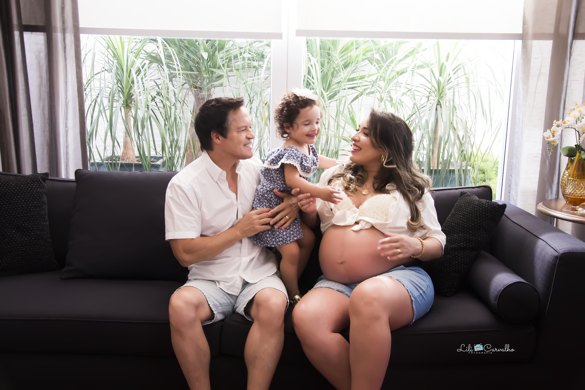 ensaio fotografico na casa da cliente em Maringá, janela