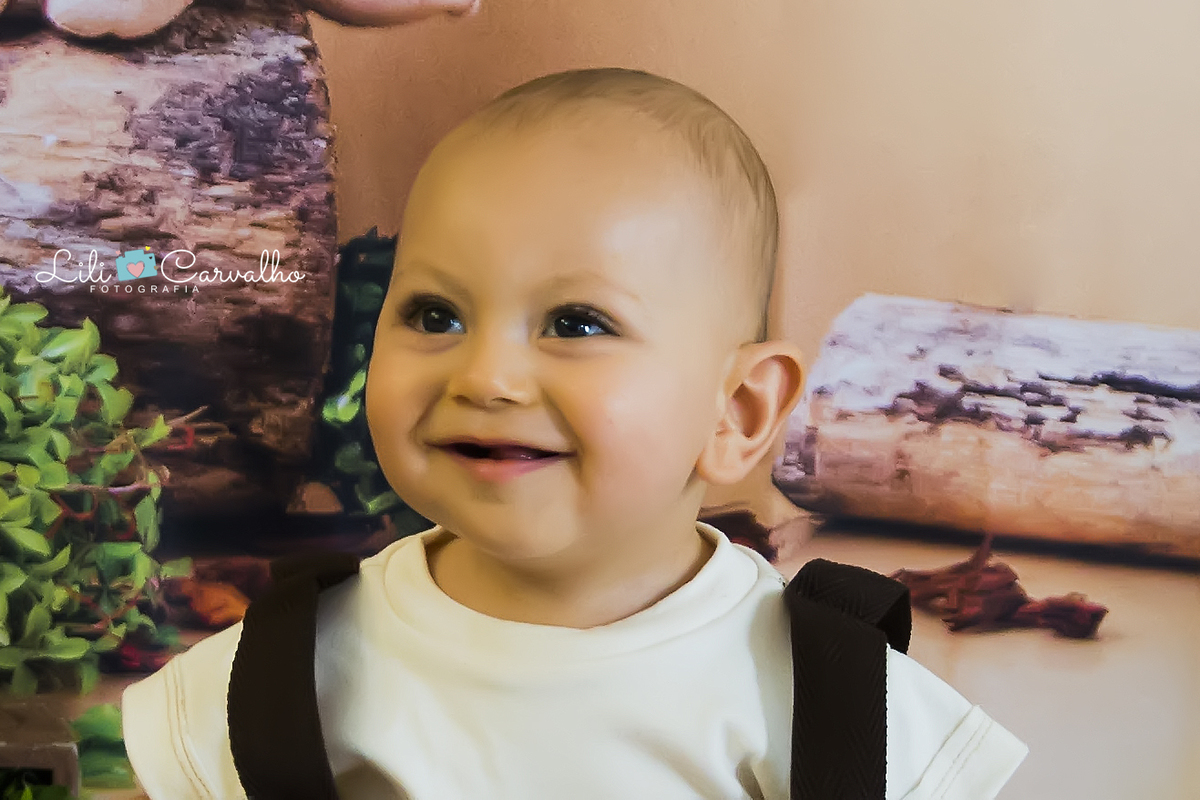 Ensaio fotográfico de bebê em maringá no tema safari rosto 