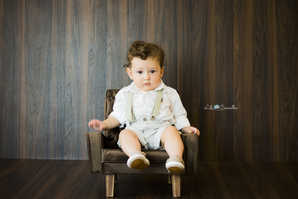 ensaio fotografico de menino em estudio na cidade de maringa comportado