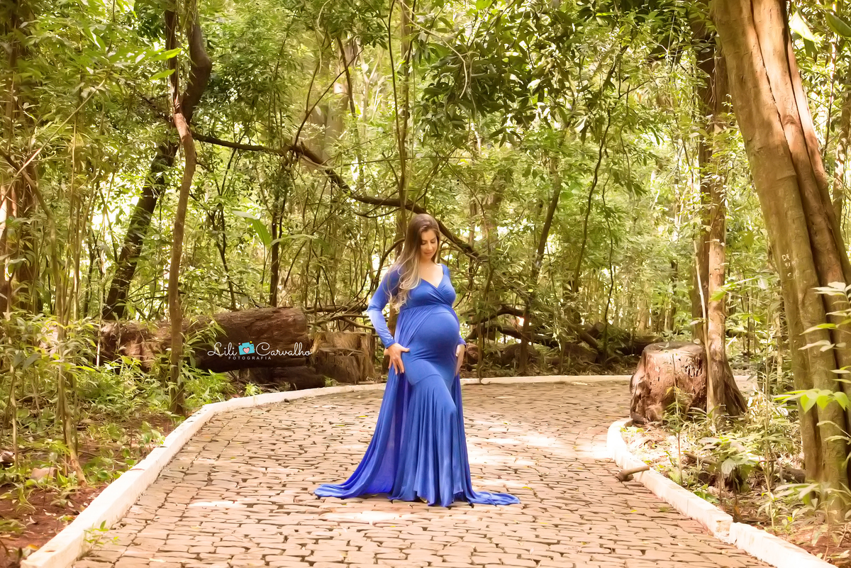 ensaio gestante em Maringá vestido azul 