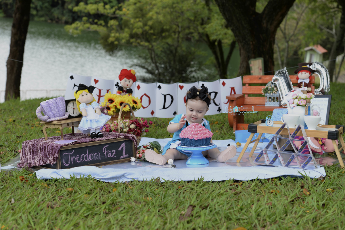 menina bolo azul rosa lago