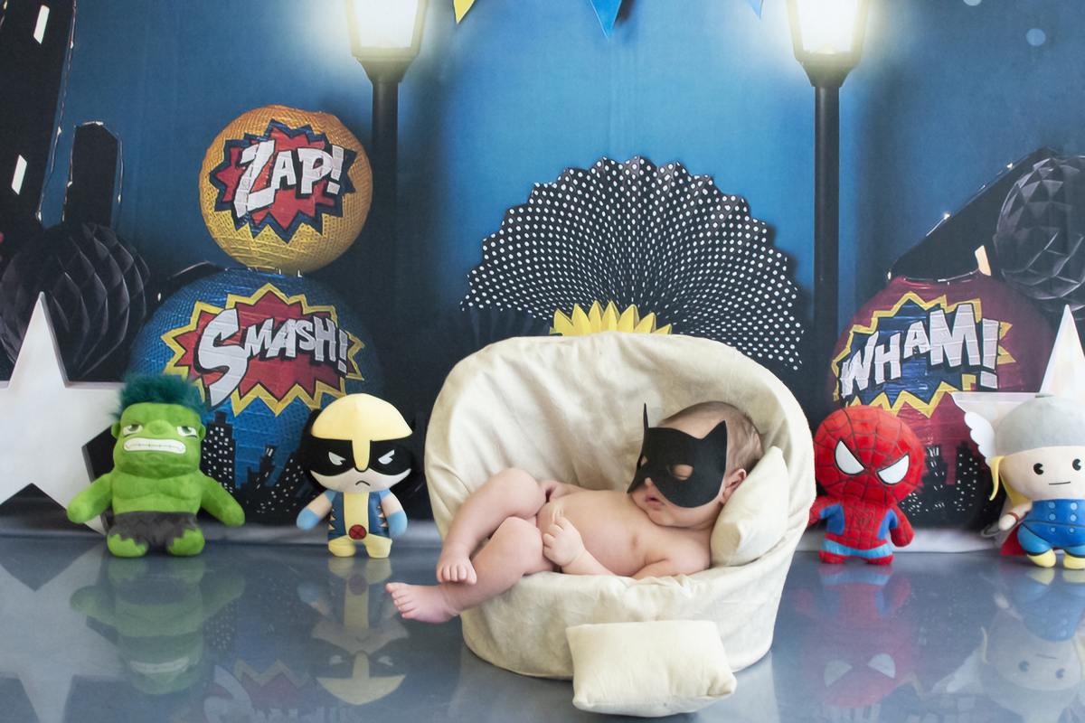 fotografia newborn em estudio em Maringá bebe batman 