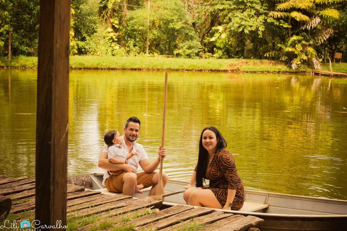 fotografia de familia no Eden Garden em Maringá  barco 