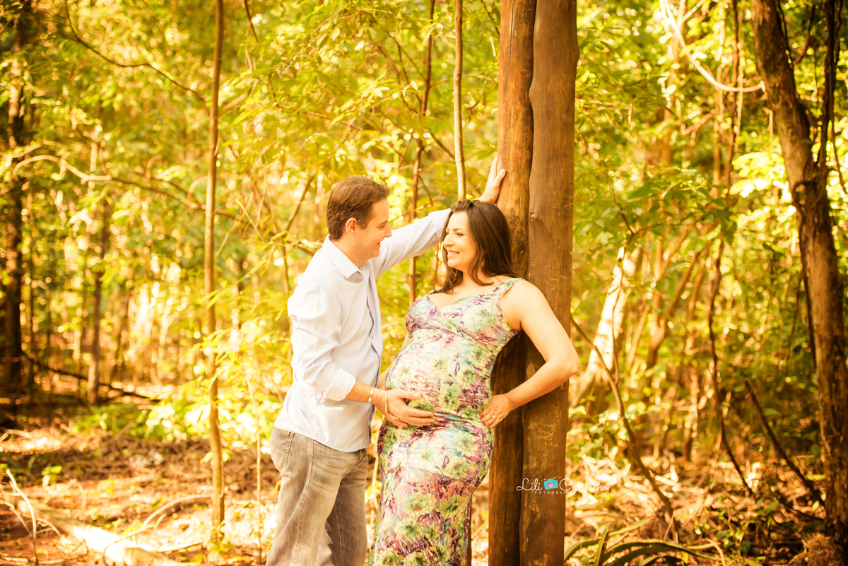 fotografia gestante no parque do Ingá, Maringá casal romance