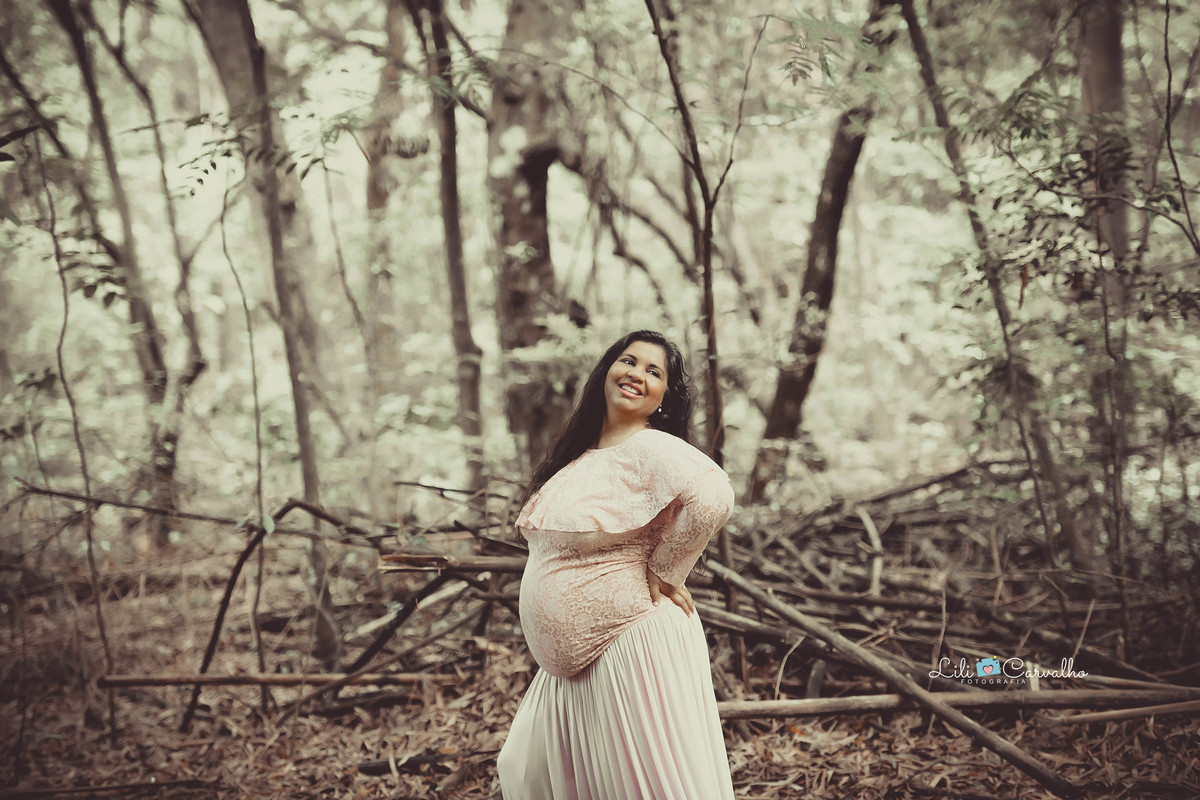 fotografia de gestante em Maringá em local externo  