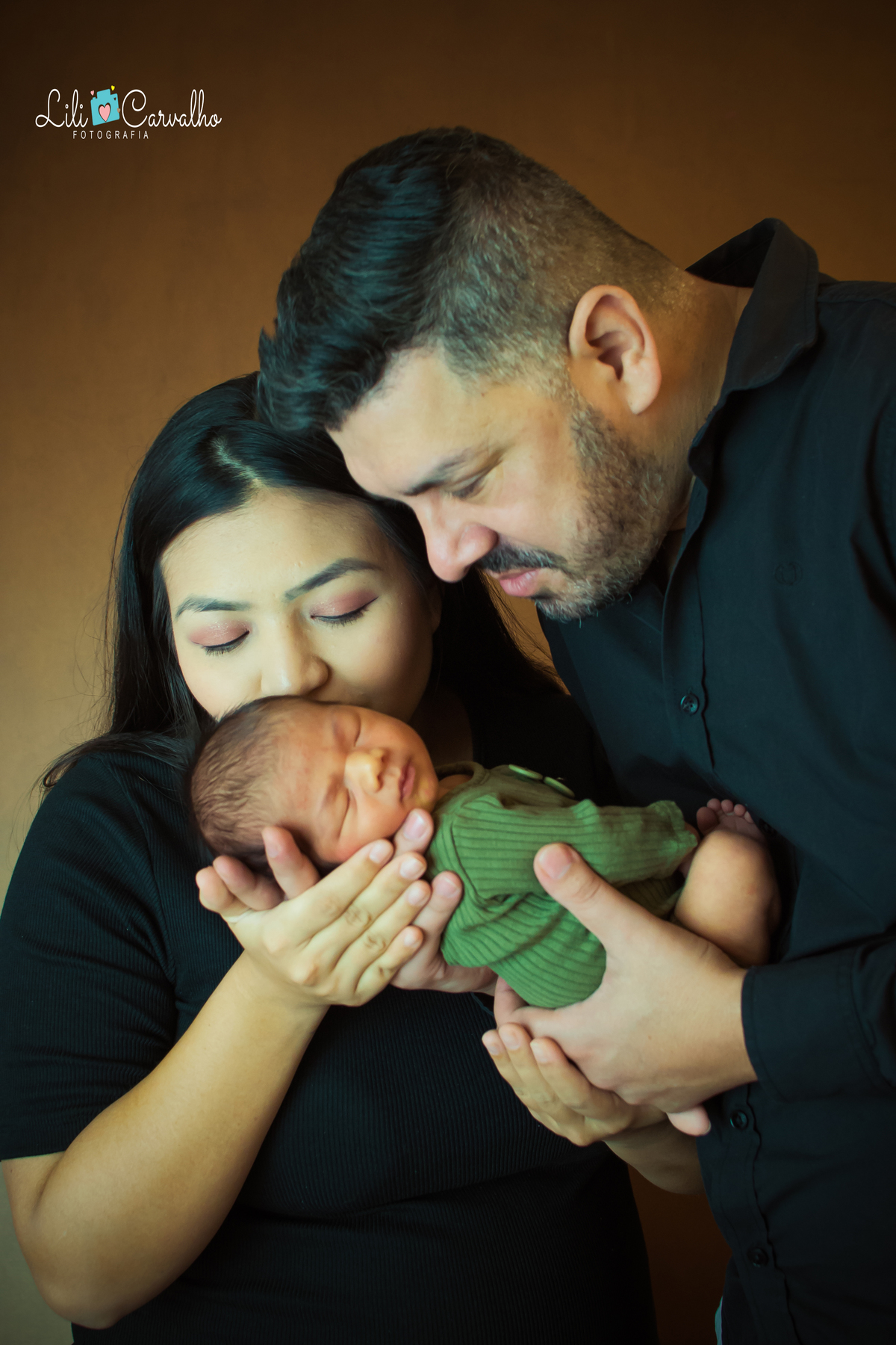 foto de bebê newborn feita no estudio fotografico em Maringá familia 