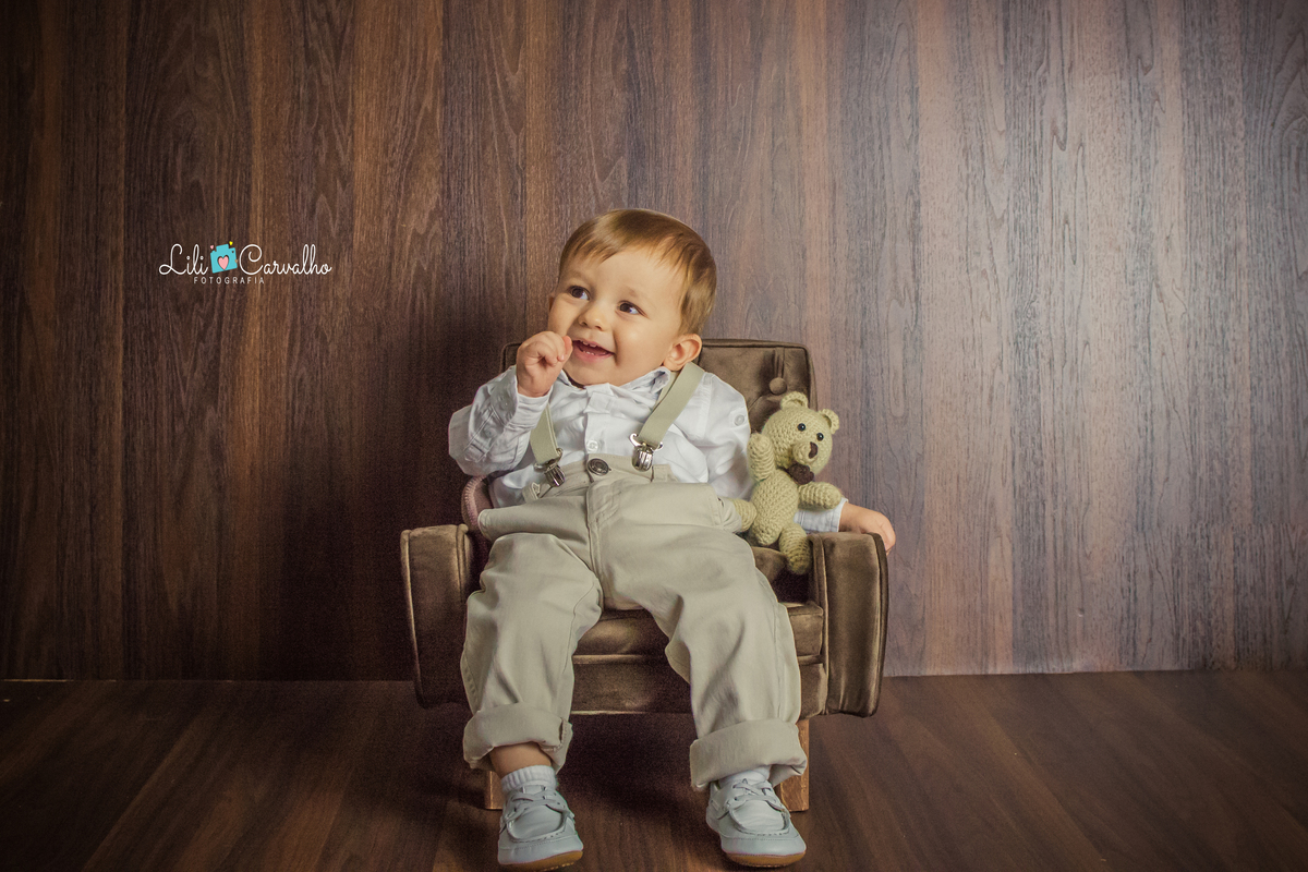 Ensaio fotografico de bebê em Maringá  sorrindo 