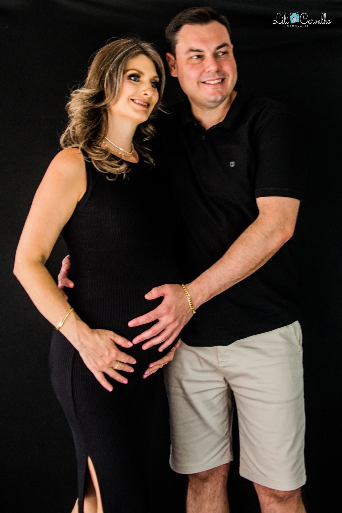 fotografia de gestante no estudio em Maringá  casal romantico