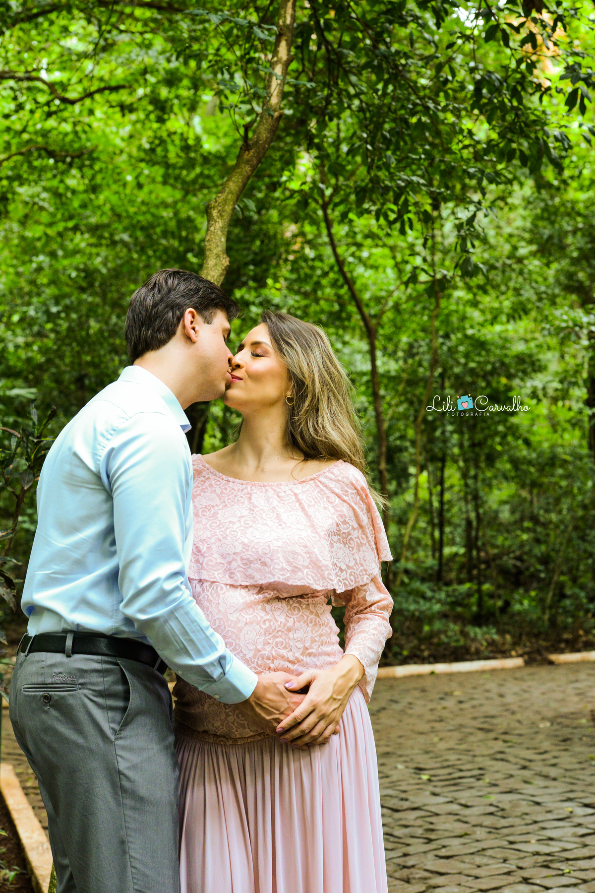 ensaio fotografico de gestante  em Maringá,  beijo 