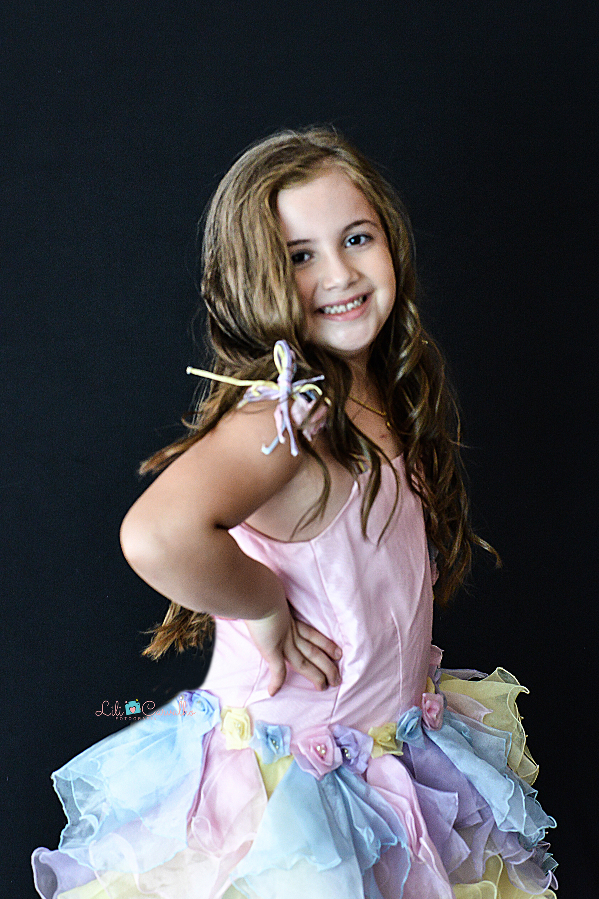 fotografia de gestante em Maringá em local externo  sorriso 