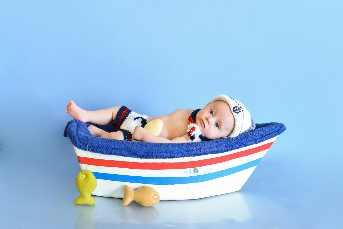 ensaio fotografico de menino realizado em estúdio em Maringá fofinhos 