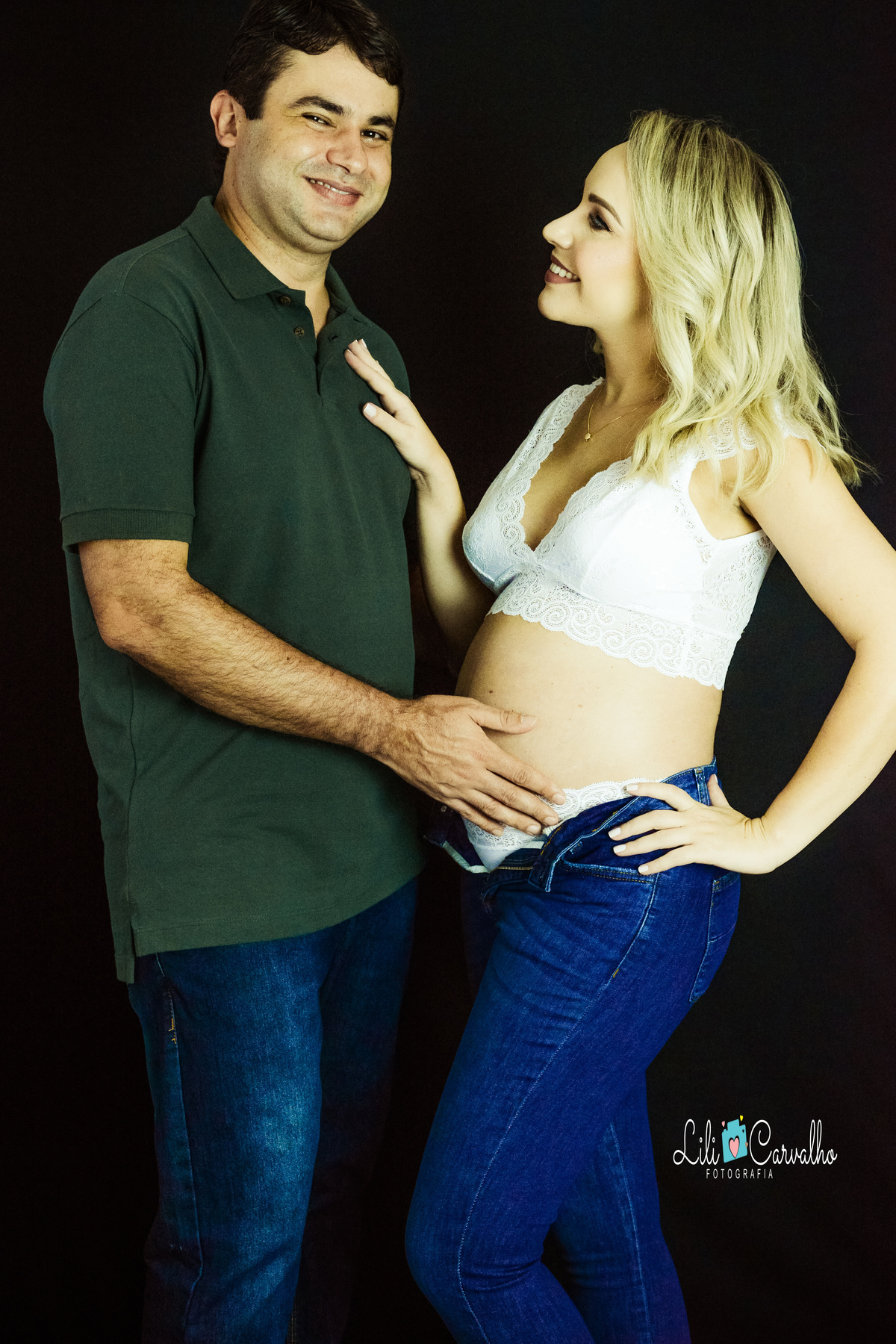 ensaio gestante no estúdio em Maringá sorrisos 