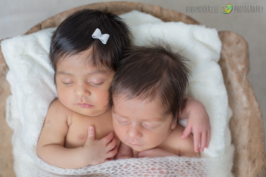 book newborn - ensaio newborn - fotografia newborn - Newborn Belém - Ana Mokarzel - fotógrafa de newborn - newborn de gêmeos - fotógrafa de família - fotografia de família - anamokarzelfotografia