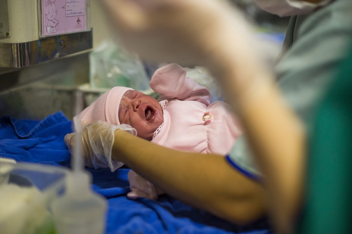 parto - fotos de parto - fotógrafa de parto - nascimento - Ana Mokarzel - Ana Mokarzel Fotografia - Belém - Pará