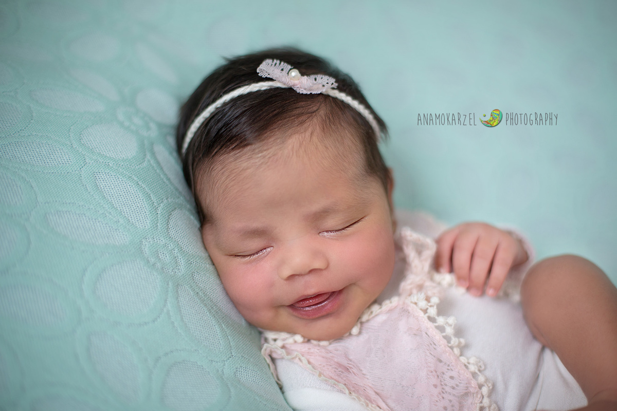 book newborn - ensaio newborn - Ana Mokarzel - Ana Mokarzel Fotografia - newborn menina - Belém - Pará - Brasil - fotógrafa de newborn - fotógrafa de família