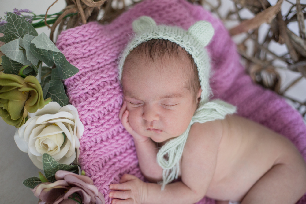 bebê, em seu ensaio newborn, feito por Ana Mokarzel, em Belém do Pará